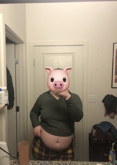 certifiedfeedee:Pants or no pants, that is the question 