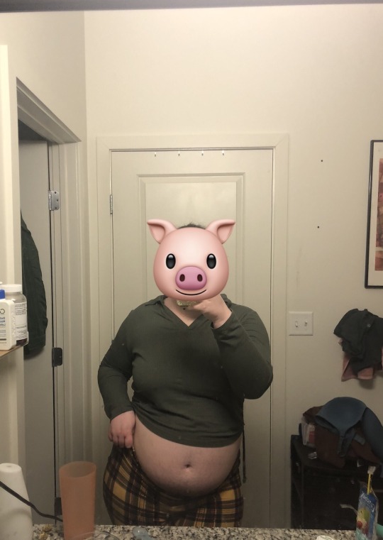 certifiedfeedee:Pants or no pants, that is the question 