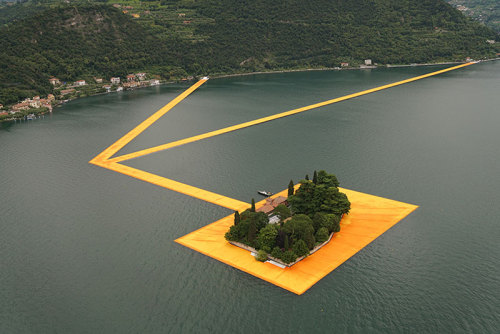 nevver: Floating Piers, Christo and Jeanne-Claude This is, um, golden.