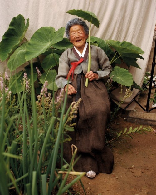 dionyxus:thinking about this korean grandma series from vogue korea’s september issue