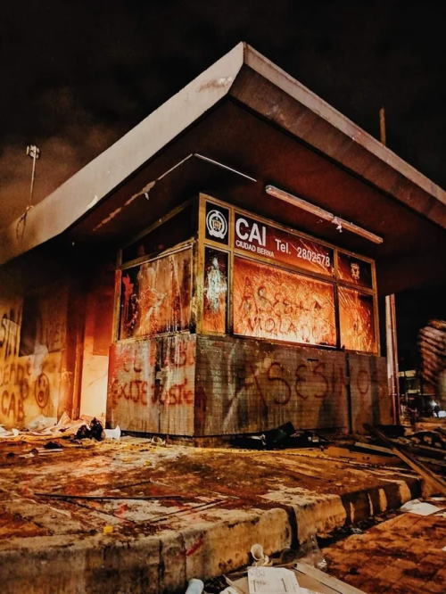 Vandalised and burning police station in Bogotá, Colombia on September 9, 2020.Massive, riotous prot