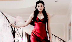 elenasbeloved:   r e d   o n e ,   d e f i n i t e l y .  requested by anonymous 