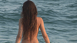 sofibabe4:  ANIMATED GIF: Sofi A in the water