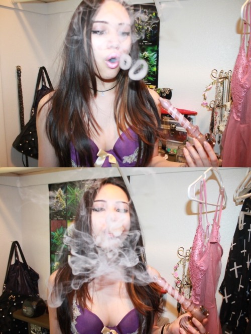 😈
