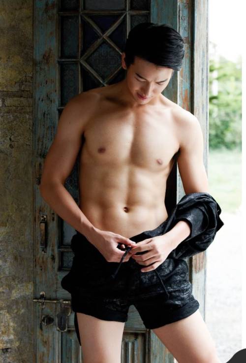 hunkxtwink:  Push Puttichai for Attitude Magazine Thailand   Hunkxtwink - More in my archive   