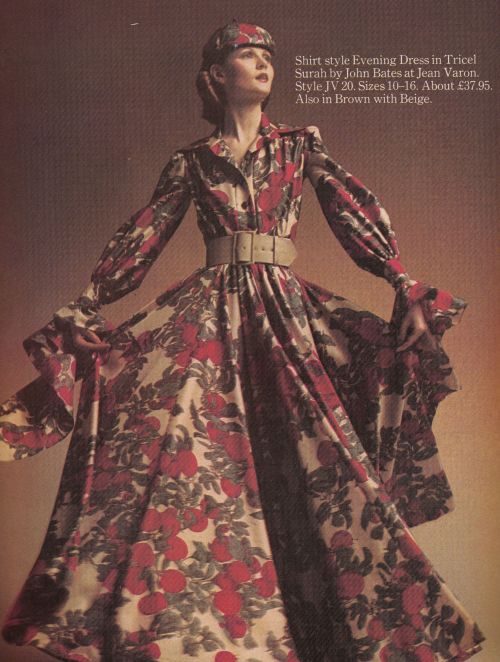 Another Jean Varon by John Bates number, this time in an ad for Tricel , in Vogue UK September 15th,