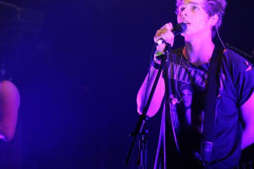 shitcal: HQ Luke Hemmings, Koko concert. Photo credit to owner. 