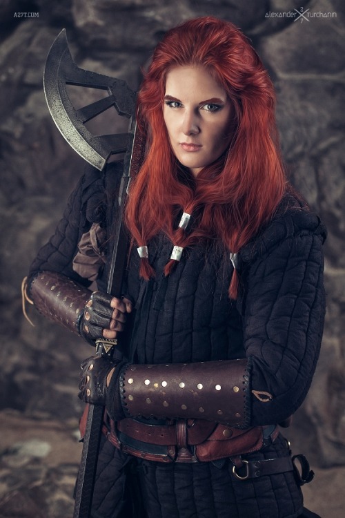 jedavu:  Gender-Swapped Photos Of Women Dressed As Male Characters From ‘The Hobbit’ by Russian photographer Alexander Turchanin  