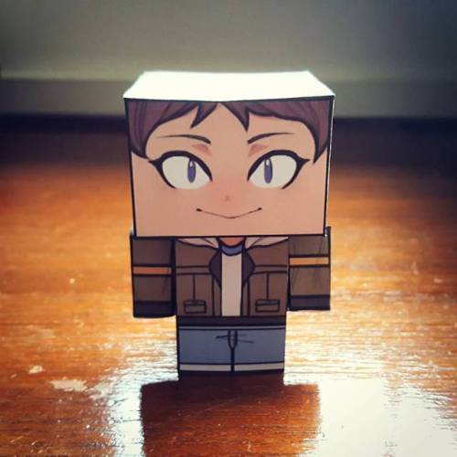 tinybirdfarts: Papercraft: Voltron Lance HAPPY BIRTHDAY LANCE!  If anyone wants a little sweet 