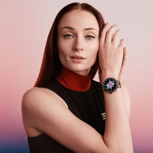 sweetaprilbutterfly:Sophie Turner for Louis Vuitton’s Tambour Horizon Light Up Connected Watch