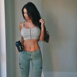 fitness-fits-me:  Grey Crop Top for .00 ♡