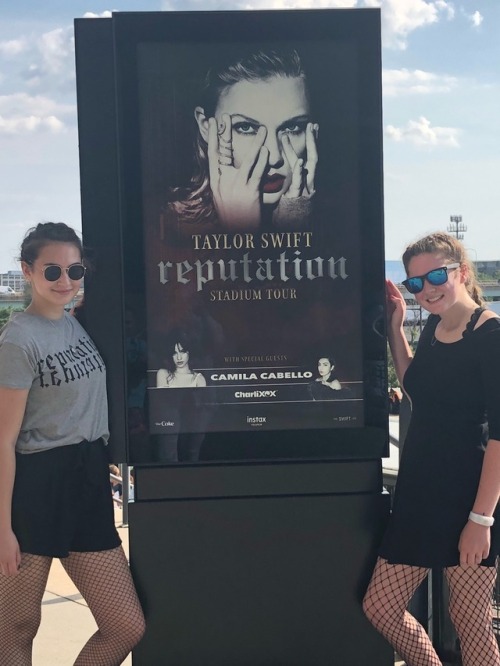 taysweezie: TONIGHT WAS THE GREATEST NIGHT OF MY LIFE. THERE ARE NO WORDS TO DESCRIBE THE NIGHT. I H