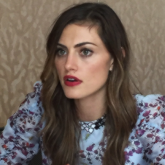 phoebe tonkin icons and headerlike or c to @seriestwi