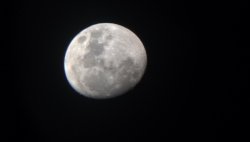 space-pics:  The Moon last night. I found