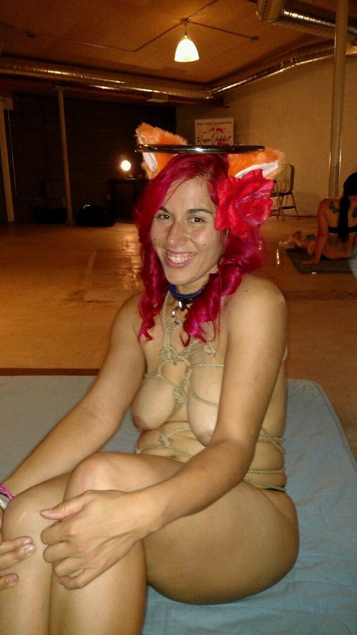 trueconfessionsofaliar:  foxycanidae:  I am still definitely a rope whore addict