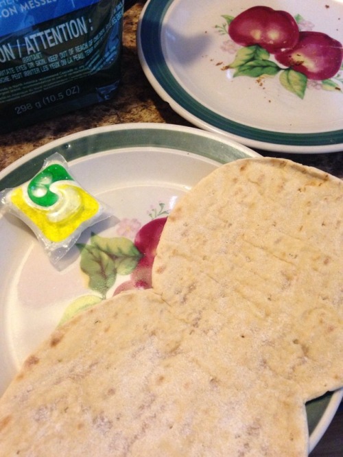 emmersdrawberry:  emmersdrawberry:  Idk just makin lunch :) bone apps the trees  Please reblog this tide pods killed my mom