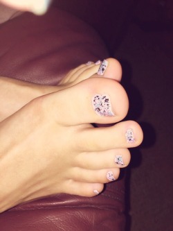 toesofyourown:  Pink for you 💋👣