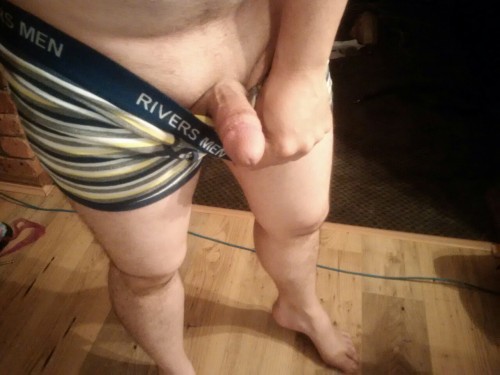 lonelygirlbeth:  As promised, if my guy shaved id post a few of us fooling around… My god I just love a hard penis pressed against me ;)