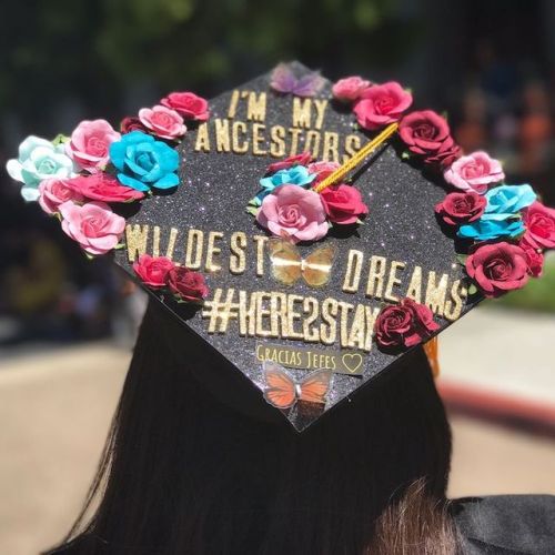 jackiereblogsthis: sixpenceee: A compilation of clever graduation caps. Here is the source for all these pictures. Thousands of tears later…  omg these are great xD