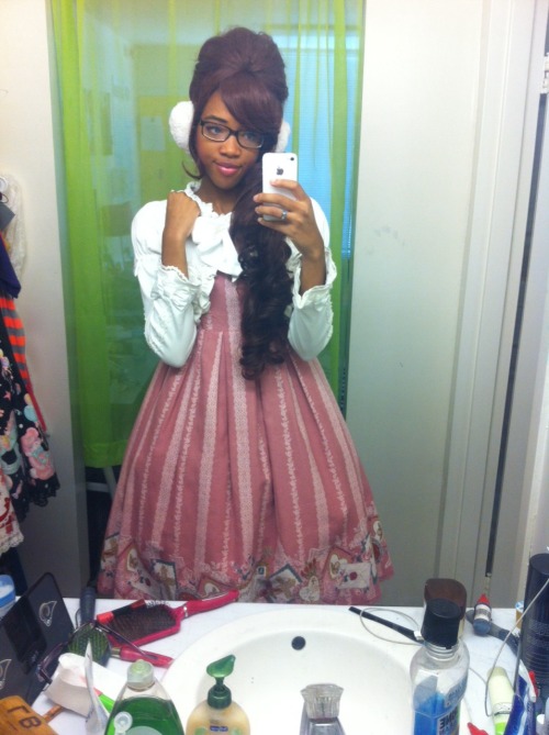 sugarskulli:  nombee-zombie:  Jumping on the bandwagon! Favorite coords of 2013.  Holy shit are you cute or what 