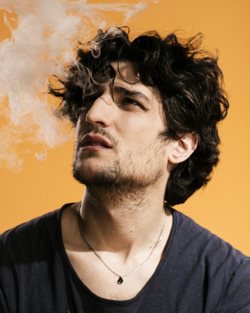 Louis Garrel (or just some guy who looks a bit like Louis Garrel :’D)