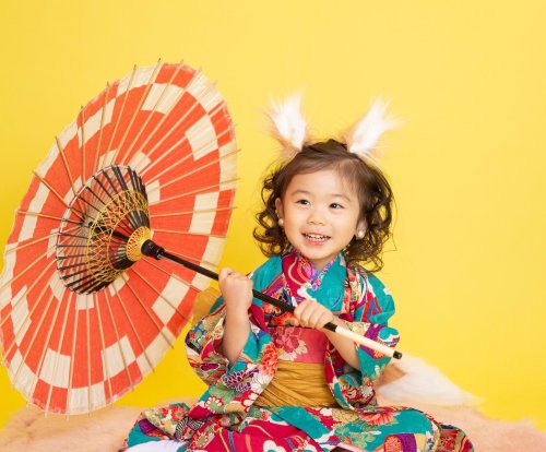 Far too cute shichigosan kitsune cub themed photoshoot (my heart