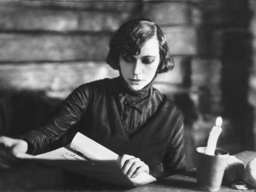 mymotherlaughs: asta nielsen as hamlet