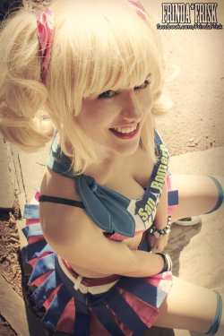 cosplayandanimes:  Juliet Starling - Lollipop