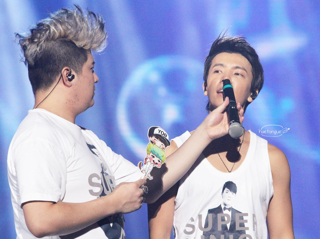 rurouneko:  130914 SS5 Guangzhou - Shindong pressing mic to Hae’s nose XD  [pls