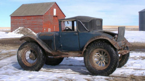 1931 Ford Cabriolet.(via Is This 1931 Ford Cabriolet The Original Monster Truck?)