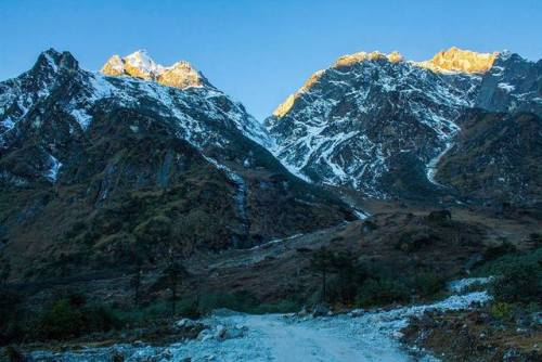 Kangchenjunga: The Five Treasures of the SnowAll great mountains are revered as majestic works of th