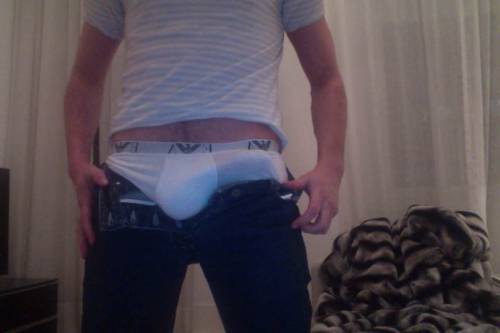 dickspy:  Here is Dickspy follower Syy.  adult photos