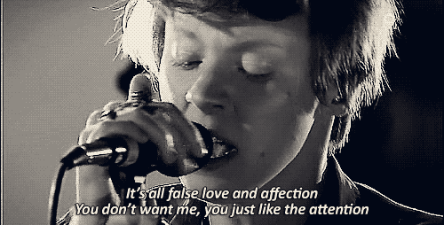 iglovequotes:  http://iglovequotes.net/