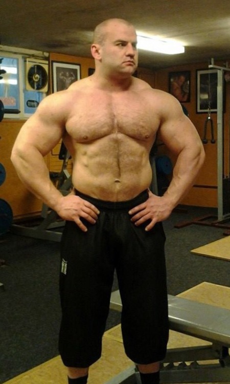 10mintwo: BIG powerful bull Oh yeah. All man!