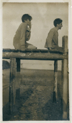 mimbeau:  Raymond Radiguet et Cocteau à Piquey en 1923 (Grand Piquey is a village in the Gironde département, close to Bordeaux and on Arcachon Bay) 