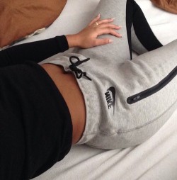 nike-visions:  flawless-qxeen:  🔥No ba$ic Zone🔥  - booty appreciation zone -