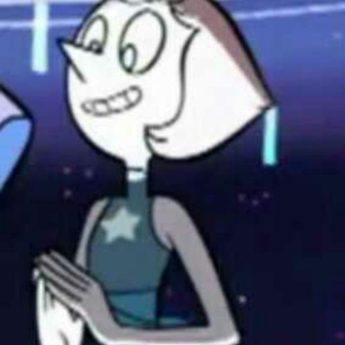 relatablepicturesofpearl:“Pearl plotting something evil”Dammit Pearl what are you plotting? What’s i