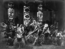 grupaok:  Edward S. Curtis, Masked Dancers