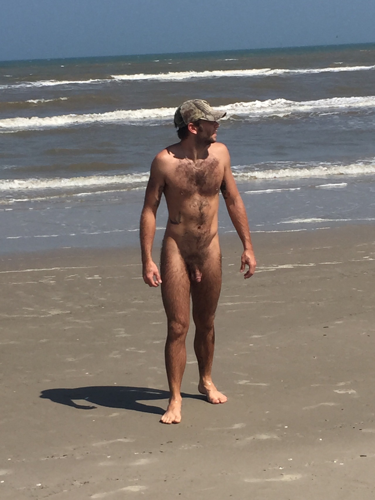 robertinhoutx:  Dude’s personal nude beach 