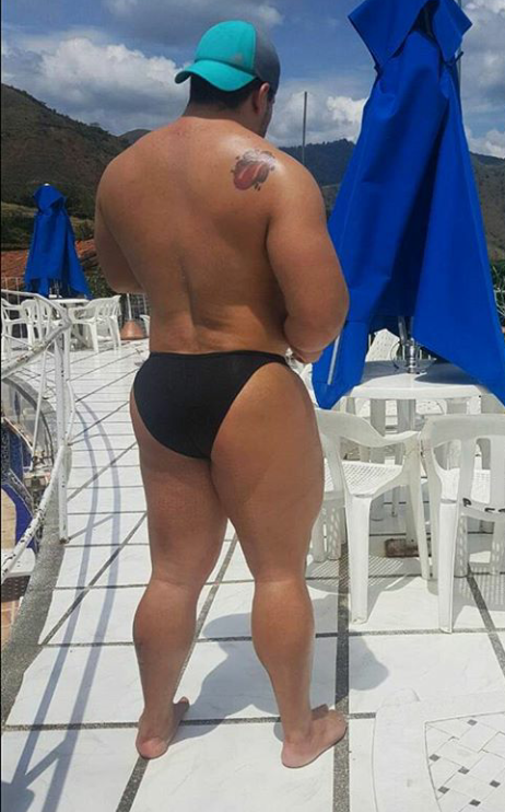 adictoalosculones:  Culototototote de André (juicy ass André)😲😳😍😈🍑👅🍆💦