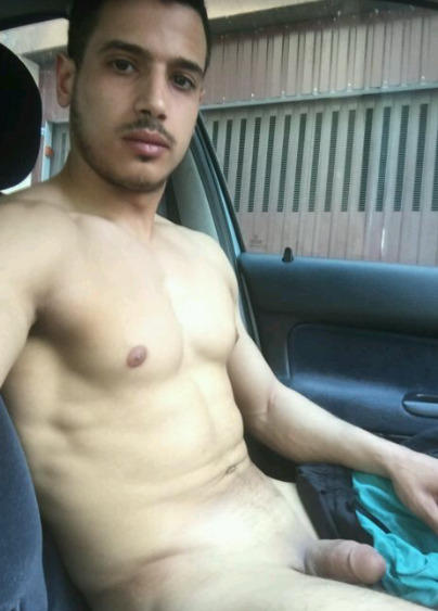 salopearebeu:  tit75009:  zeb algerien   Je le mange
