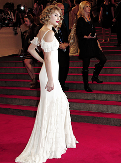 taylorsvift:  Taylor Swift attending the Met Gala, 2010-2014 