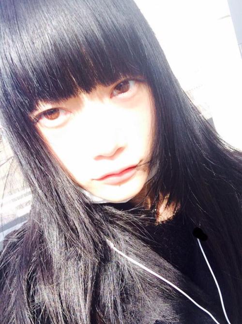 あちなみ 毛たべてる