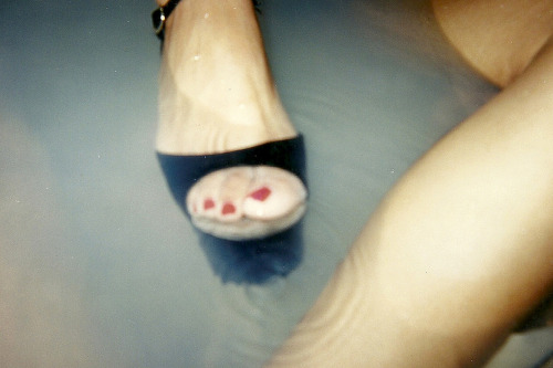 1900mm:  Sexy Pumps Getting Soake 