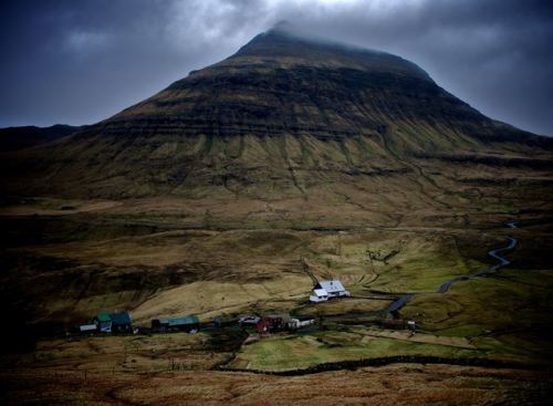 watchoutforintellect:  Faroe Islands by Felix Van De Glen 