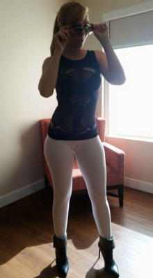 ababeinyogapants:  Taking a second look