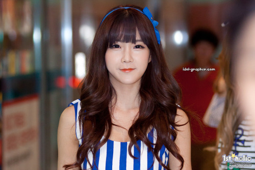 visualglow: 06/22 Hyun Young fantaken preview @ Mok-Dong Fan Signing Event by 1st Holic