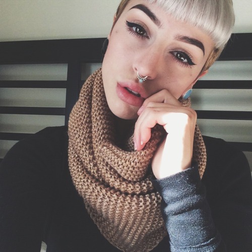 shinraidekinai:  In love with this scarf (◕‿◕✿)  Eyeliner game on point :) love seeing her beauty shine :)