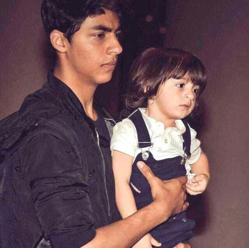 Shah rukh khan and his family