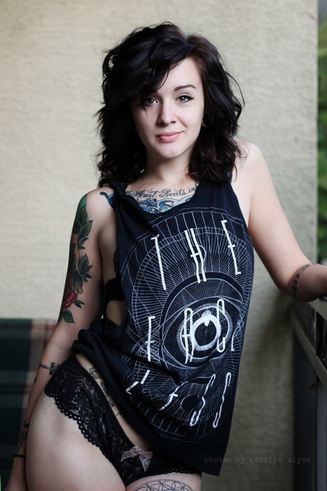 tattooedladiesmetal:  Shelen Raye